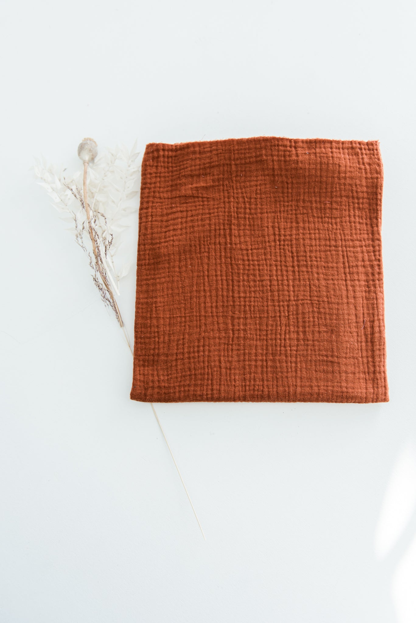 Scarf // Musselin Dreieckstuch // dried chilli red