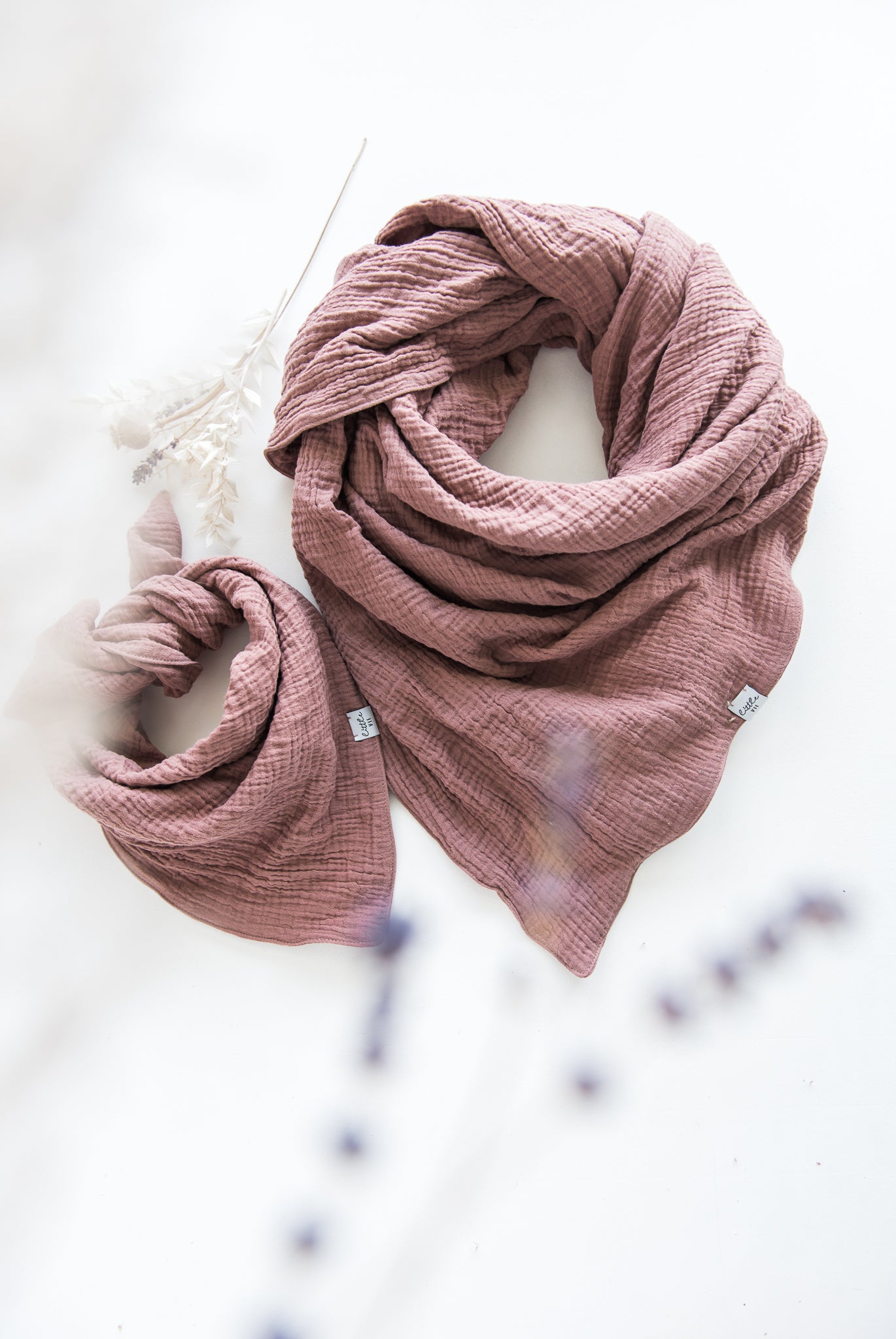 Scarf // Musselin Dreieckstuch // Old Rose // Adult
