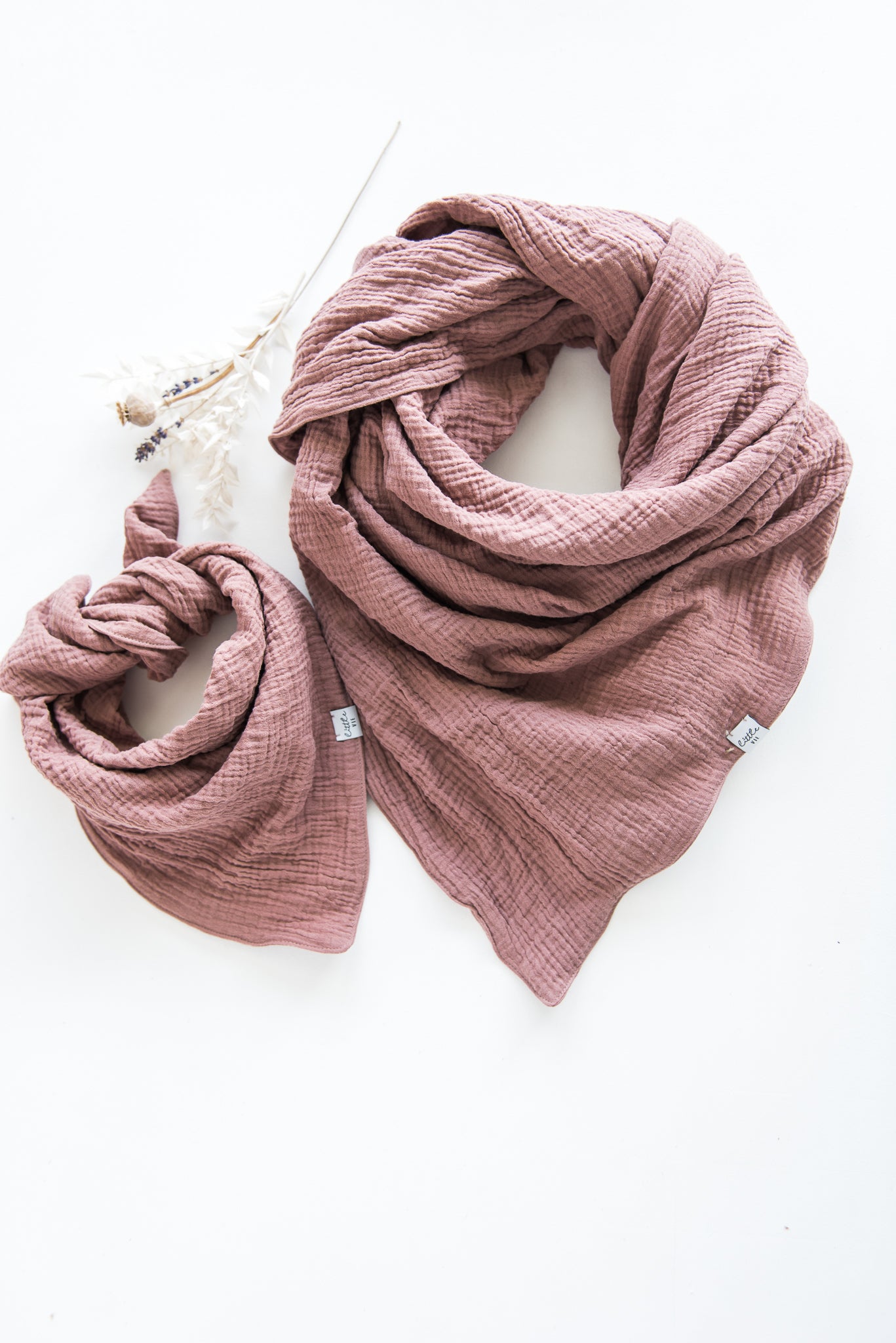 Scarf // Musselin Dreieckstuch // Old Rose // Adult